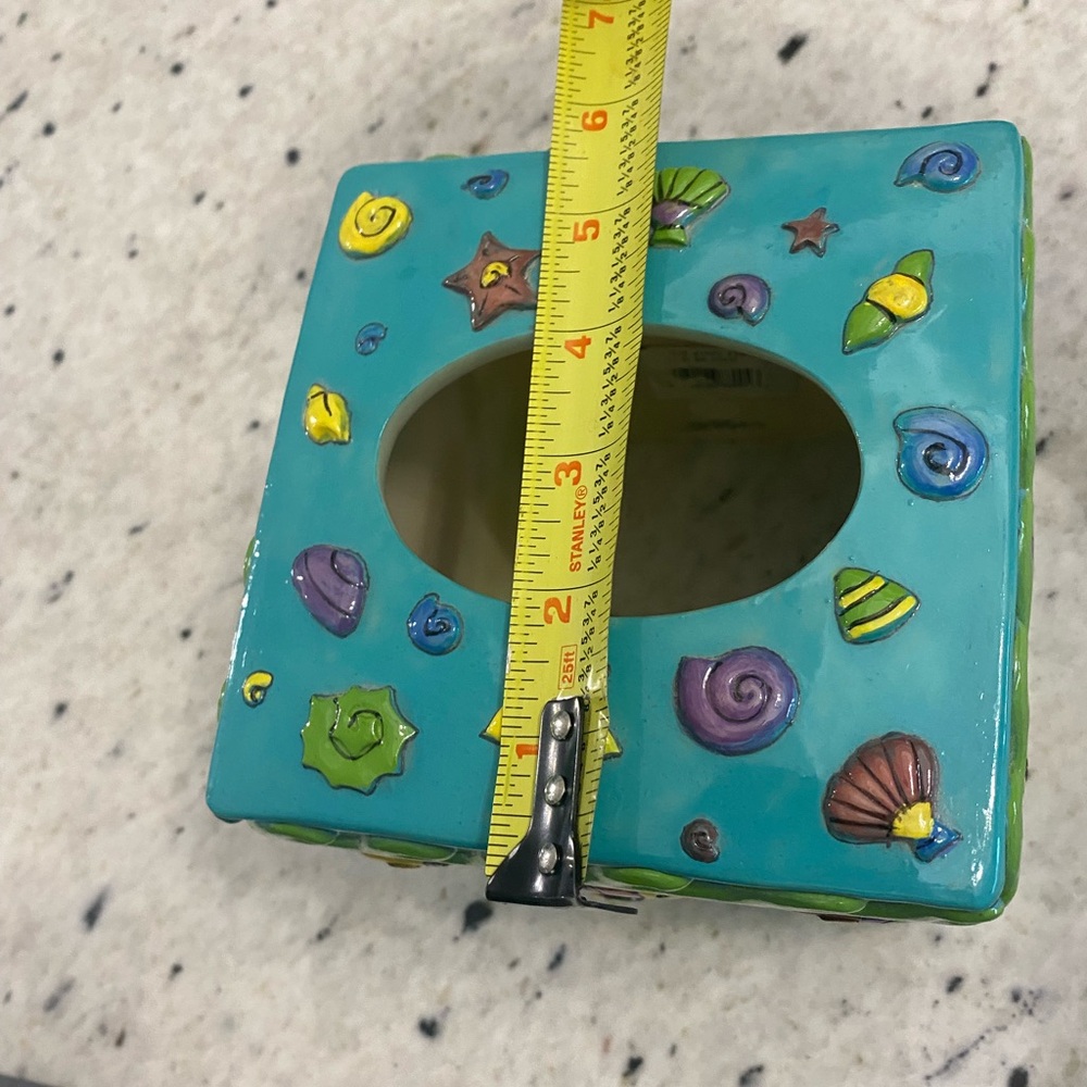 Underwater/ Fish themed tissue holder - Picture 5 of 7